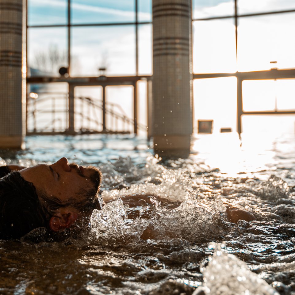 Espace Grands Bains, bassin intérieur en hiver