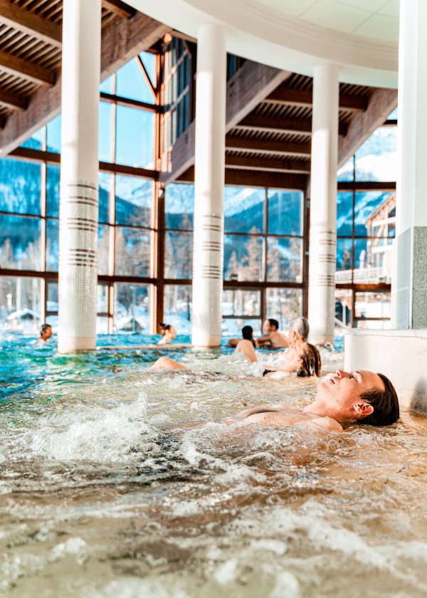 Espace Grands Bains, bassin intérieur en hiver