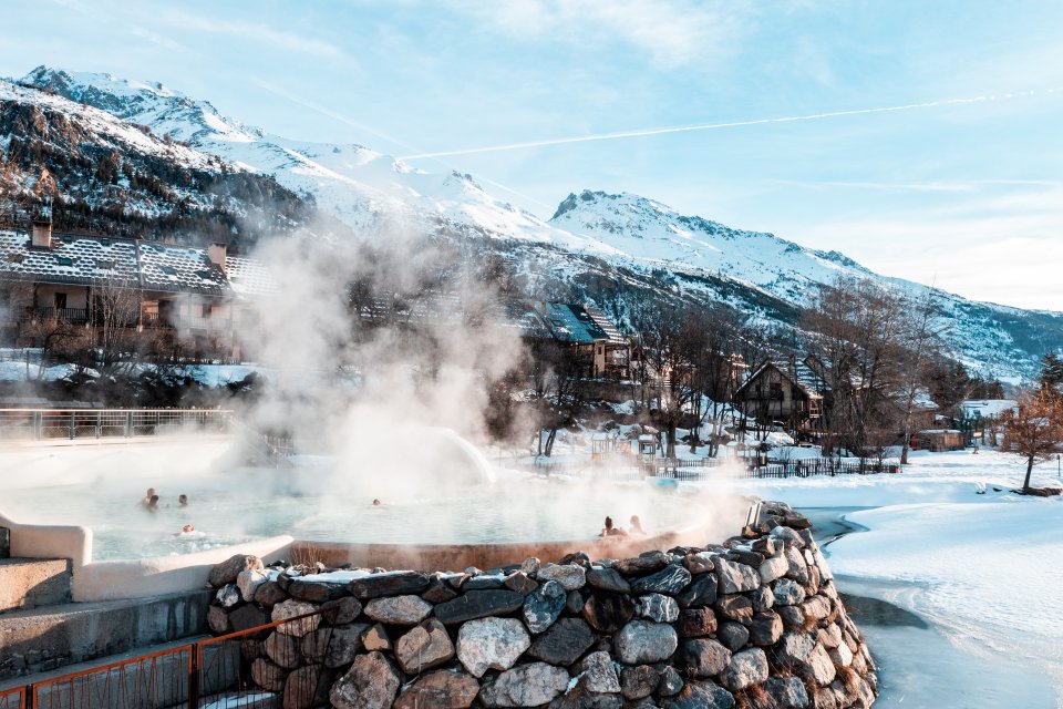 Espace Grands Bains, bassin extérieur en hiver