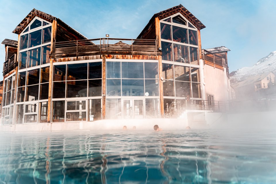 Espace Grands Bains, bassin extérieur en hiver